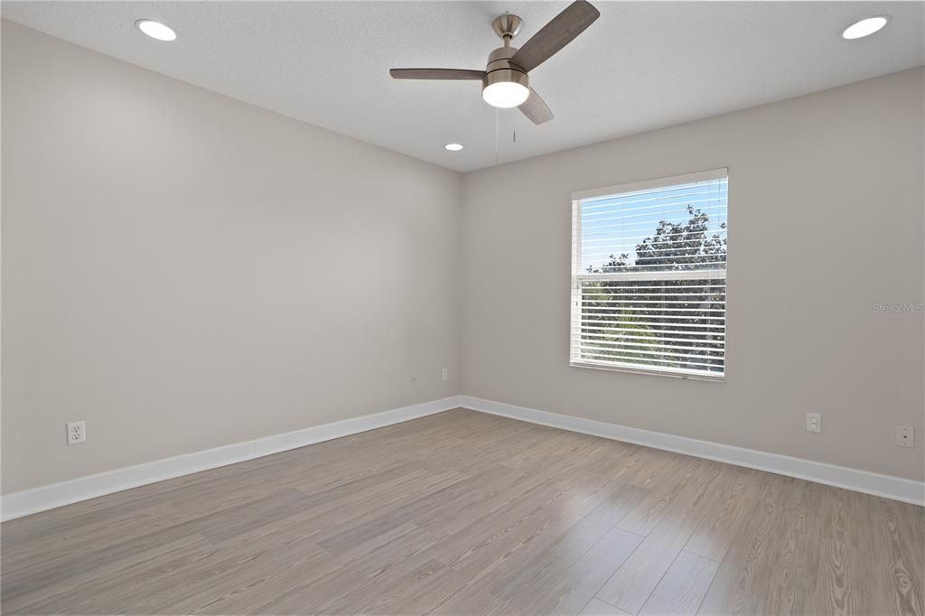 Activo con contrato: $750,000 (5 camas, 3 baños, 2965 Pies cuadrados)