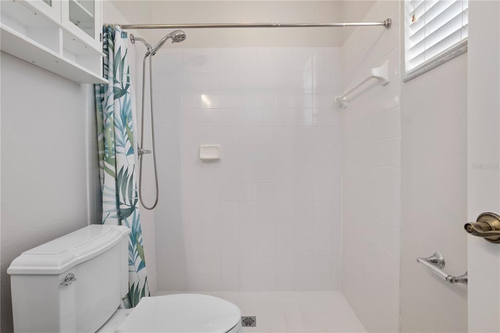 Activo con contrato: $750,000 (5 camas, 3 baños, 2965 Pies cuadrados)