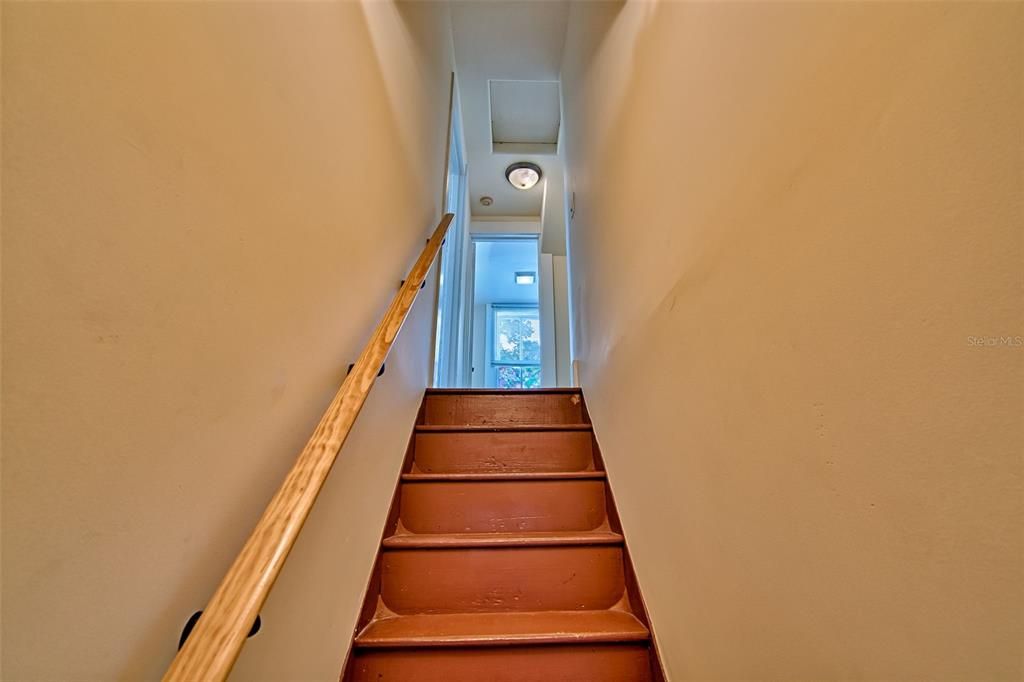 For Sale: $330,000 (4 beds, 2 baths, 1401 Square Feet)