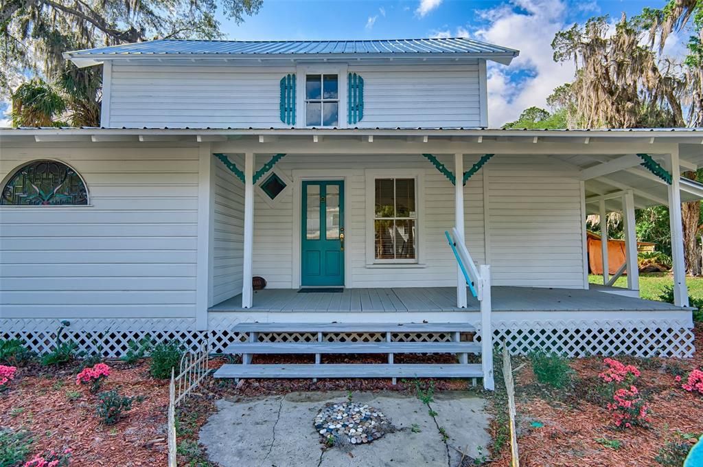 For Sale: $330,000 (4 beds, 2 baths, 1401 Square Feet)