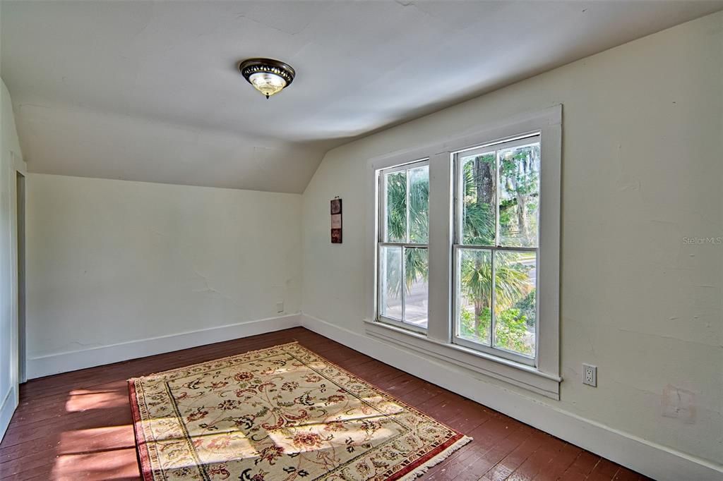 For Sale: $330,000 (4 beds, 2 baths, 1401 Square Feet)