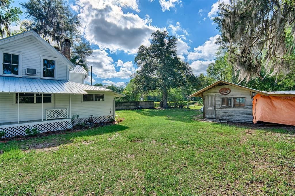 For Sale: $330,000 (4 beds, 2 baths, 1401 Square Feet)
