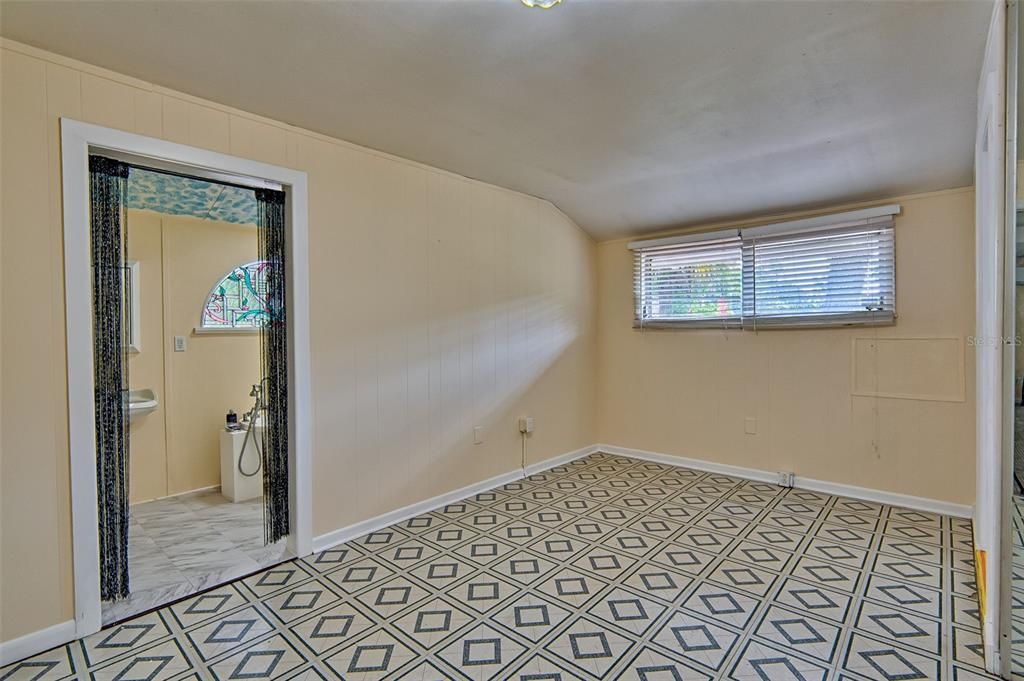 For Sale: $330,000 (4 beds, 2 baths, 1401 Square Feet)