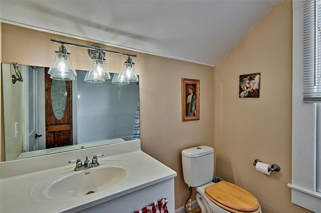 For Sale: $330,000 (4 beds, 2 baths, 1401 Square Feet)