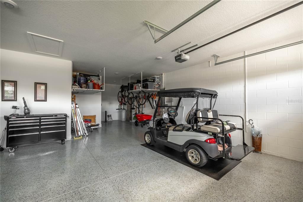 Activo con contrato: $578,900 (3 camas, 3 baños, 2216 Pies cuadrados)