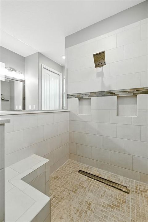 Activo con contrato: $578,900 (3 camas, 3 baños, 2216 Pies cuadrados)