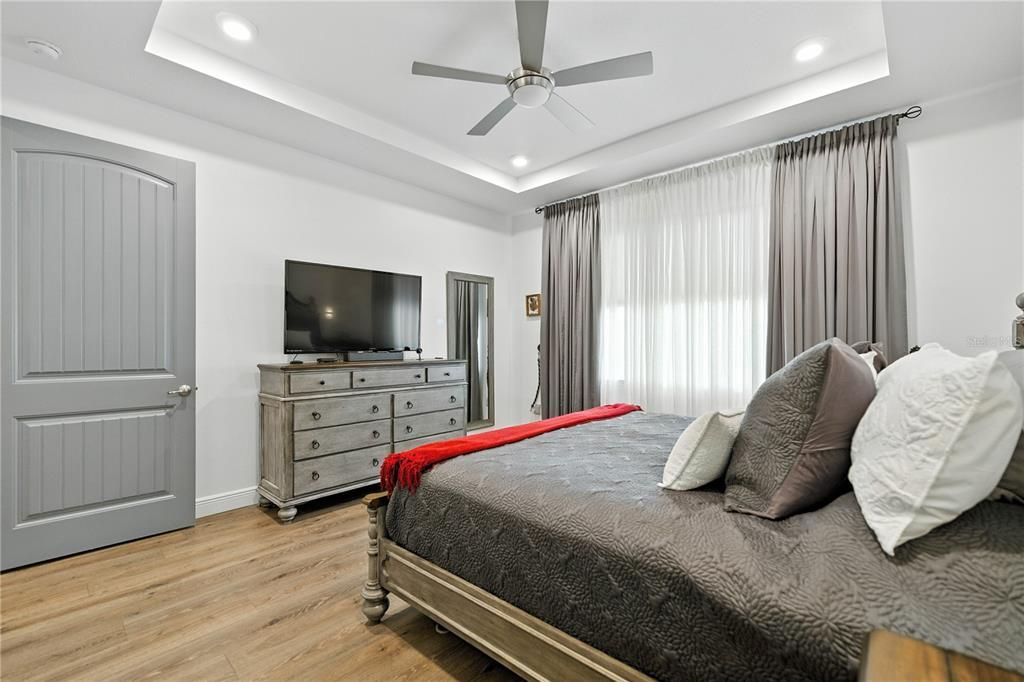 Activo con contrato: $578,900 (3 camas, 3 baños, 2216 Pies cuadrados)
