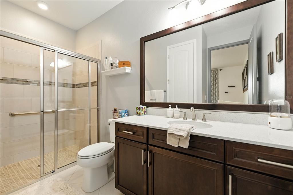 Activo con contrato: $578,900 (3 camas, 3 baños, 2216 Pies cuadrados)