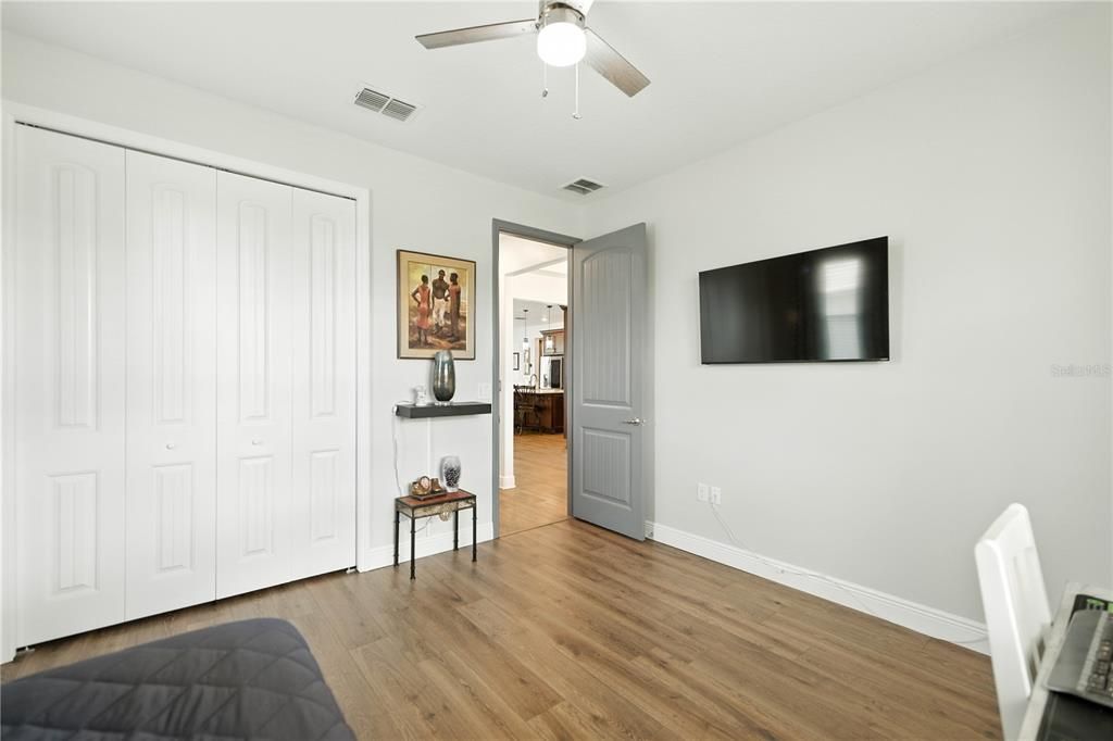 Activo con contrato: $578,900 (3 camas, 3 baños, 2216 Pies cuadrados)