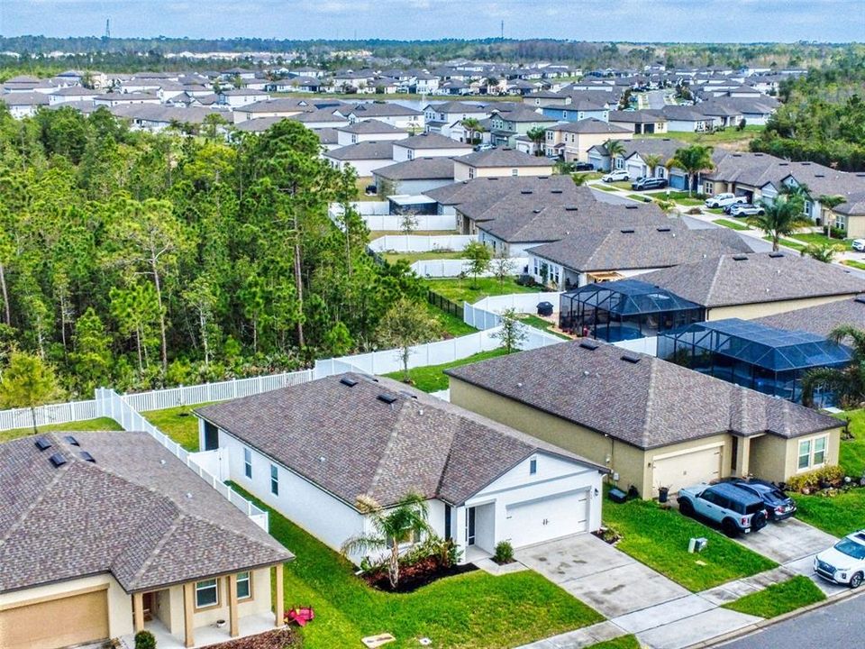 Под контрактом: $350,000 (4 спален, 2 ванн, 1825 Квадратных фут)