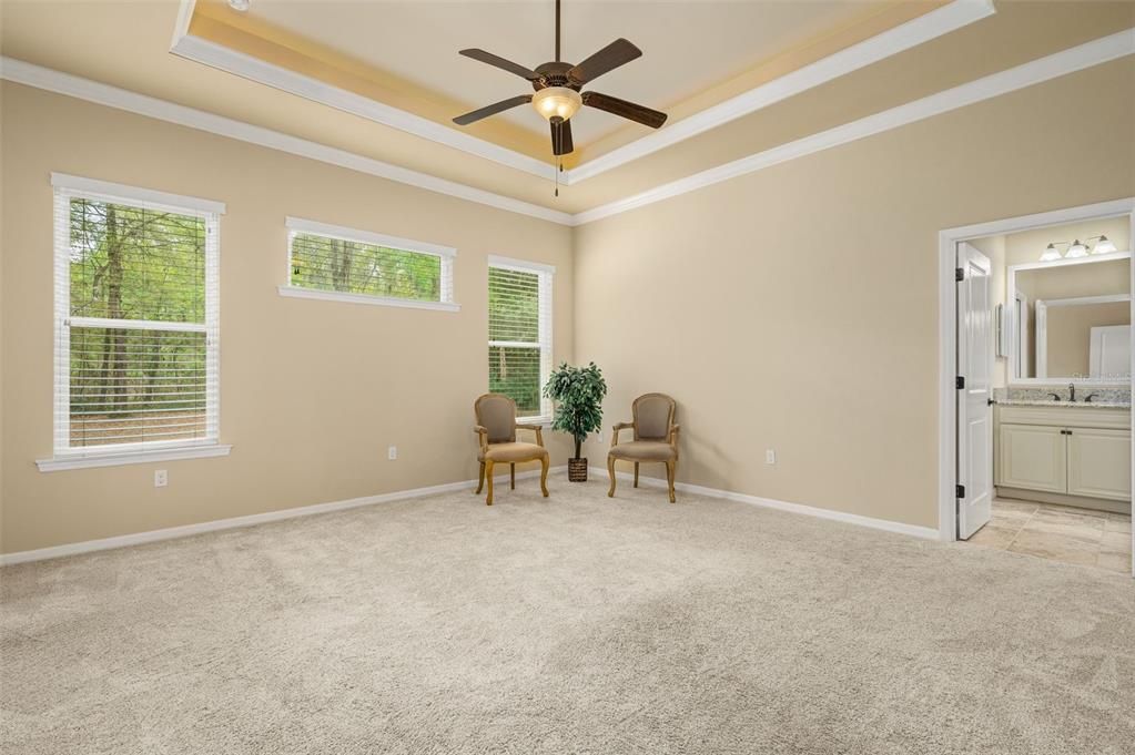 Activo con contrato: $549,000 (4 camas, 3 baños, 2475 Pies cuadrados)