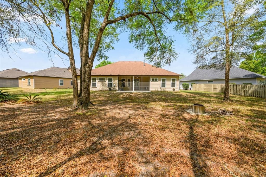 Activo con contrato: $549,000 (4 camas, 3 baños, 2475 Pies cuadrados)