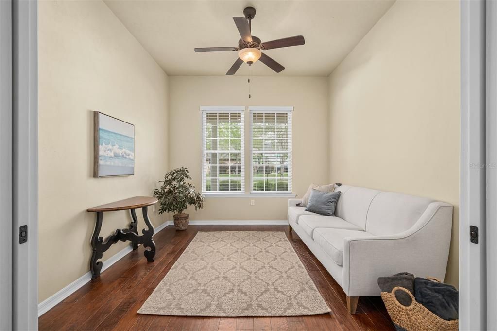 Activo con contrato: $549,000 (4 camas, 3 baños, 2475 Pies cuadrados)