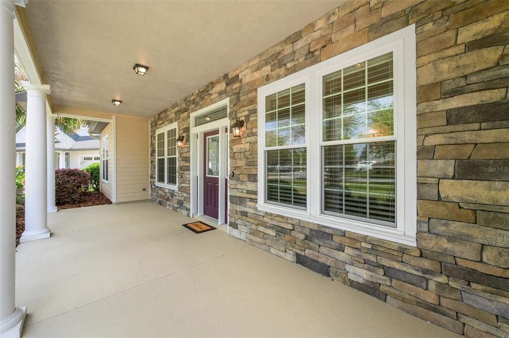 Activo con contrato: $549,000 (4 camas, 3 baños, 2475 Pies cuadrados)