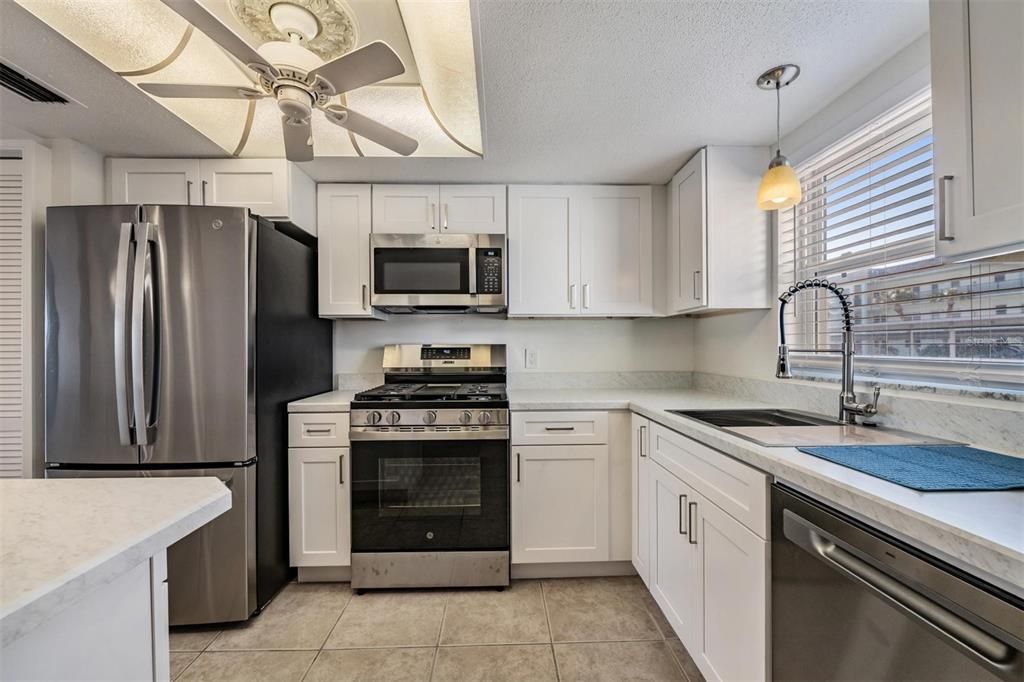 En Venta: $275,000 (1 camas, 1 baños, 957 Pies cuadrados)