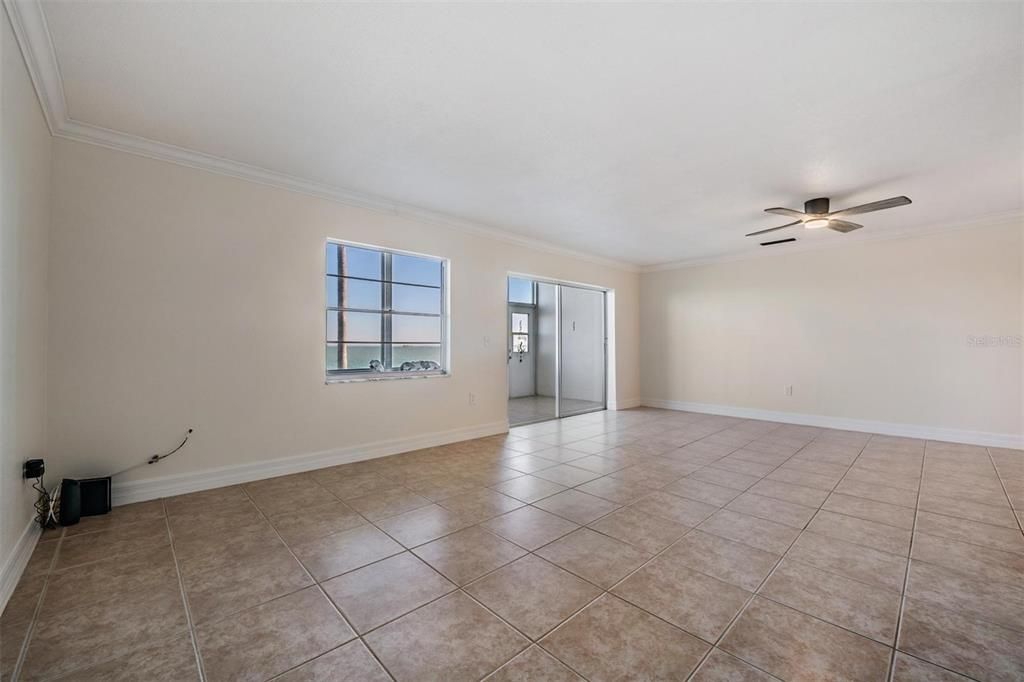 En Venta: $275,000 (1 camas, 1 baños, 957 Pies cuadrados)