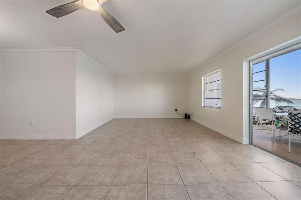 En Venta: $275,000 (1 camas, 1 baños, 957 Pies cuadrados)