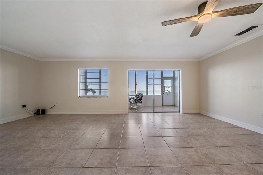 En Venta: $275,000 (1 camas, 1 baños, 957 Pies cuadrados)