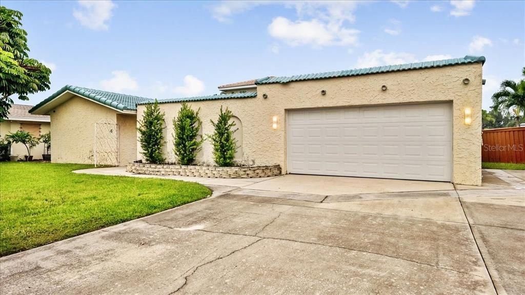 En Venta: $998,500 (4 camas, 3 baños, 2752 Pies cuadrados)