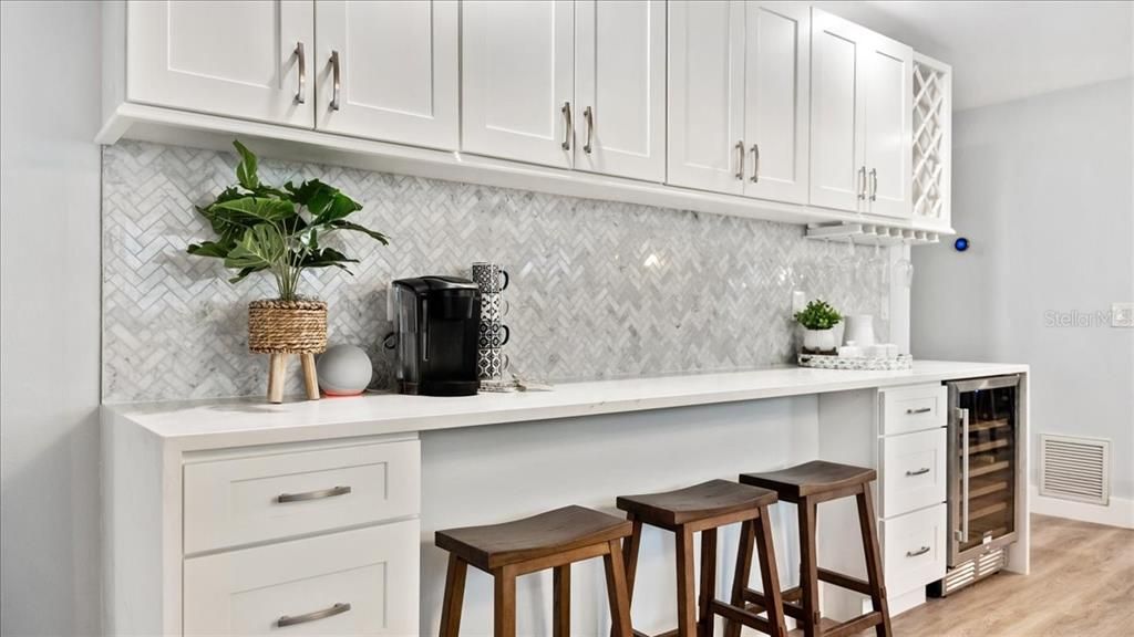 En Venta: $998,500 (4 camas, 3 baños, 2752 Pies cuadrados)
