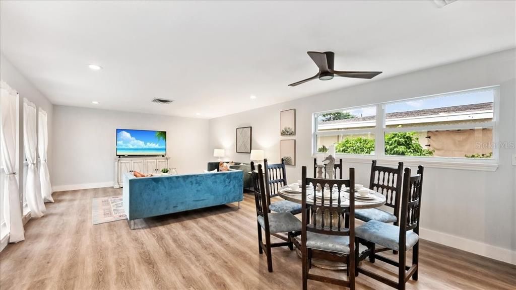 En Venta: $998,500 (4 camas, 3 baños, 2752 Pies cuadrados)