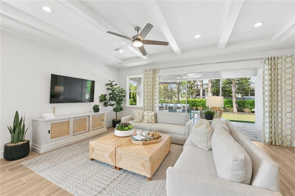Activo con contrato: $599,000 (4 camas, 3 baños, 2317 Pies cuadrados)