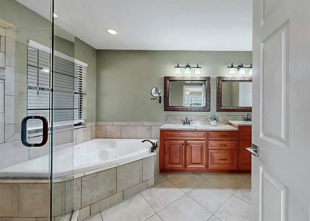 На продажу: $525,000 (3 спален, 2 ванн, 1700 Квадратных фут)