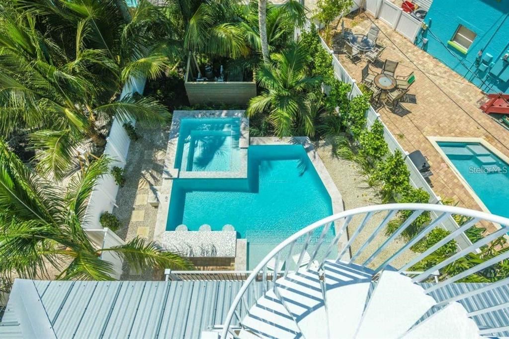 For Sale: $5,395,000 (9 beds, 8 baths, 4055 Square Feet)