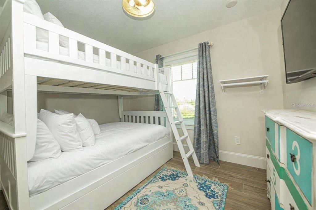 For Sale: $5,395,000 (9 beds, 8 baths, 4055 Square Feet)