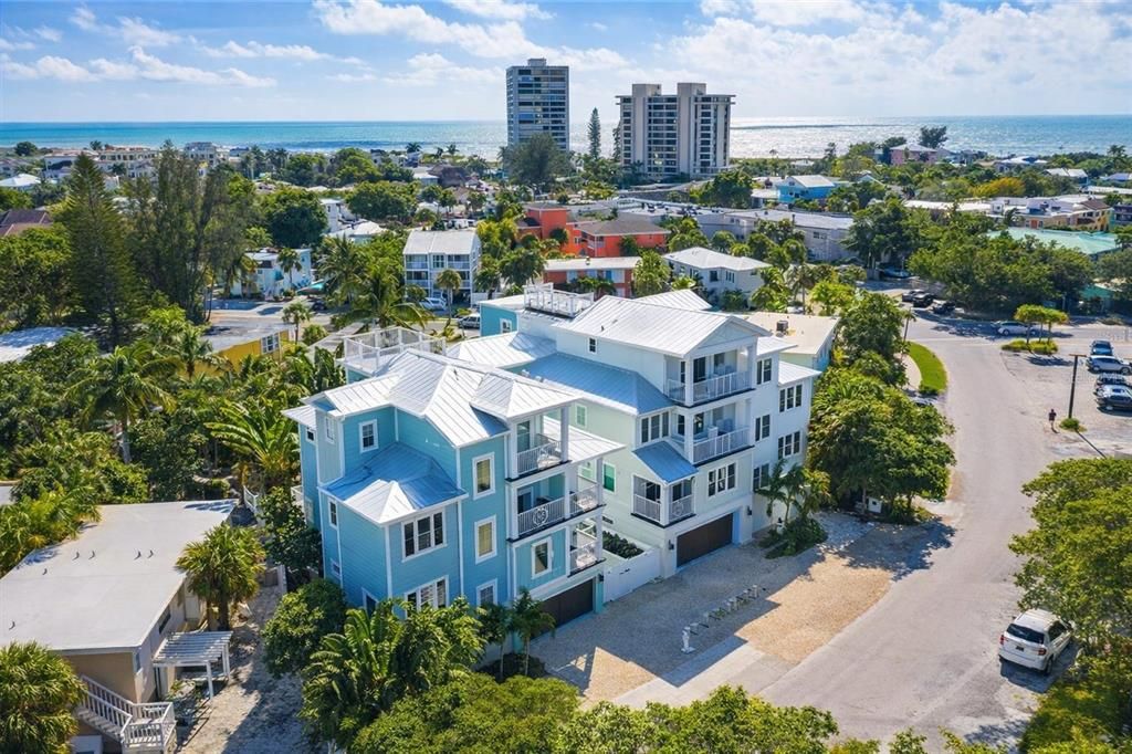 For Sale: $5,395,000 (9 beds, 8 baths, 4055 Square Feet)