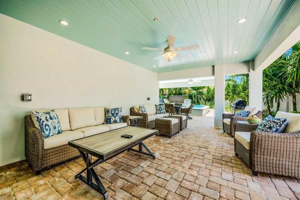For Sale: $5,395,000 (9 beds, 8 baths, 4055 Square Feet)