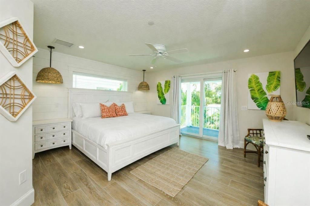 For Sale: $5,395,000 (9 beds, 8 baths, 4055 Square Feet)