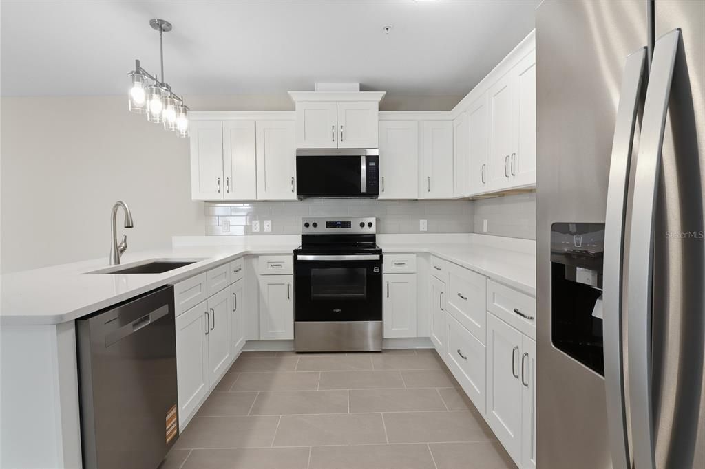 For Rent: $2,300 (3 beds, 2 baths, 1900 Square Feet)