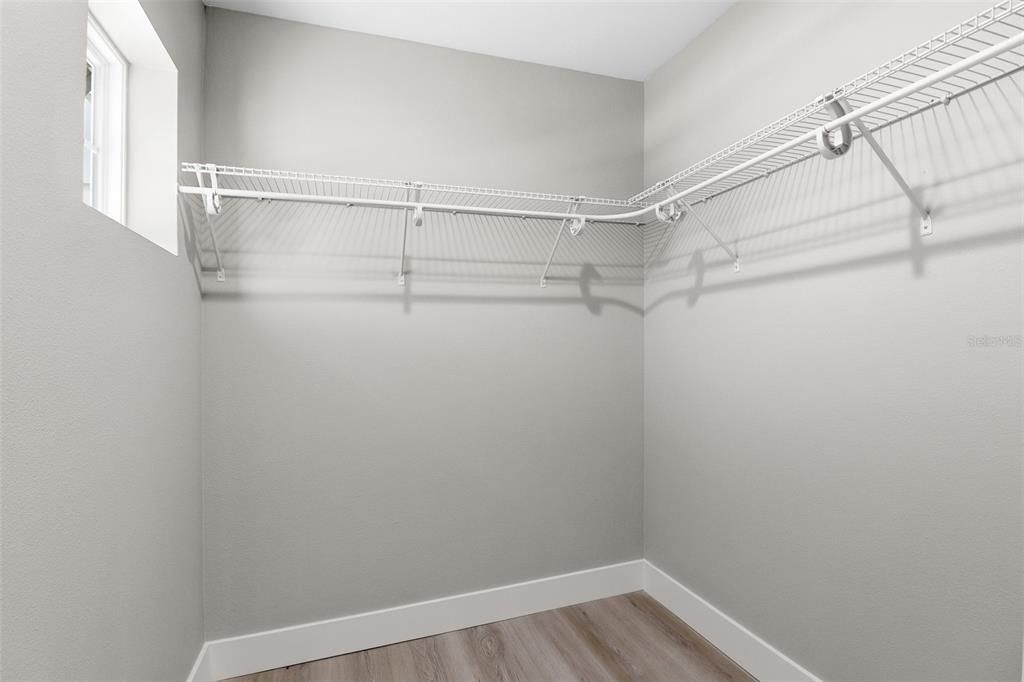 For Rent: $2,300 (3 beds, 2 baths, 1900 Square Feet)