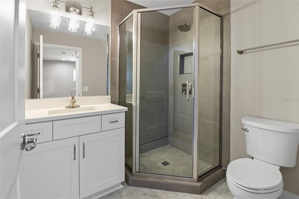 For Rent: $2,300 (3 beds, 2 baths, 1900 Square Feet)