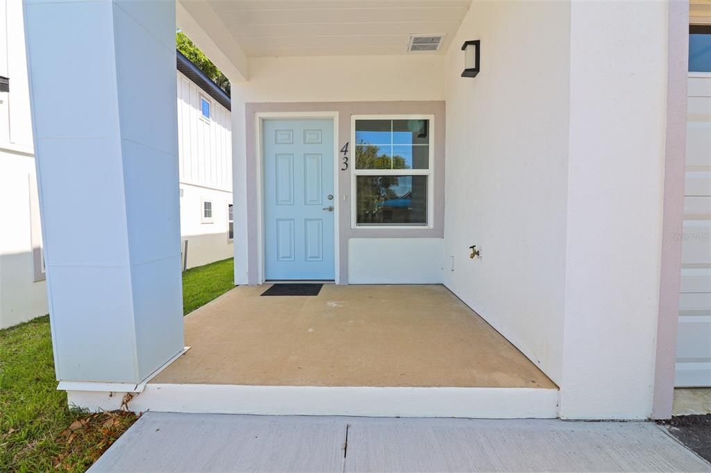 For Rent: $2,300 (3 beds, 2 baths, 1900 Square Feet)