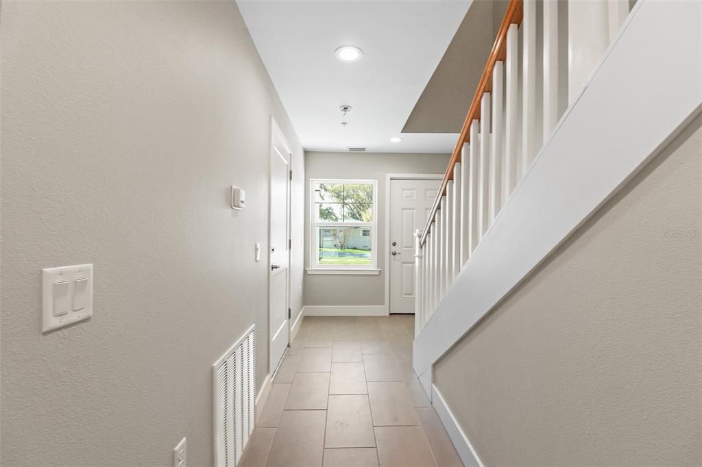 For Rent: $2,300 (3 beds, 2 baths, 1900 Square Feet)