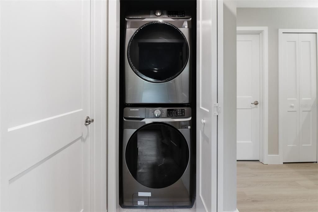 For Rent: $2,300 (3 beds, 2 baths, 1900 Square Feet)