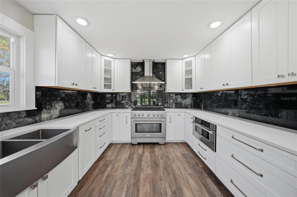 На продажу: $895,000 (3 спален, 2 ванн, 3115 Квадратных фут)
