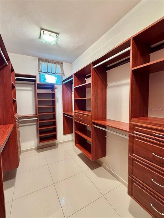 На продажу: $1,650,000 (4 спален, 3 ванн, 3711 Квадратных фут)