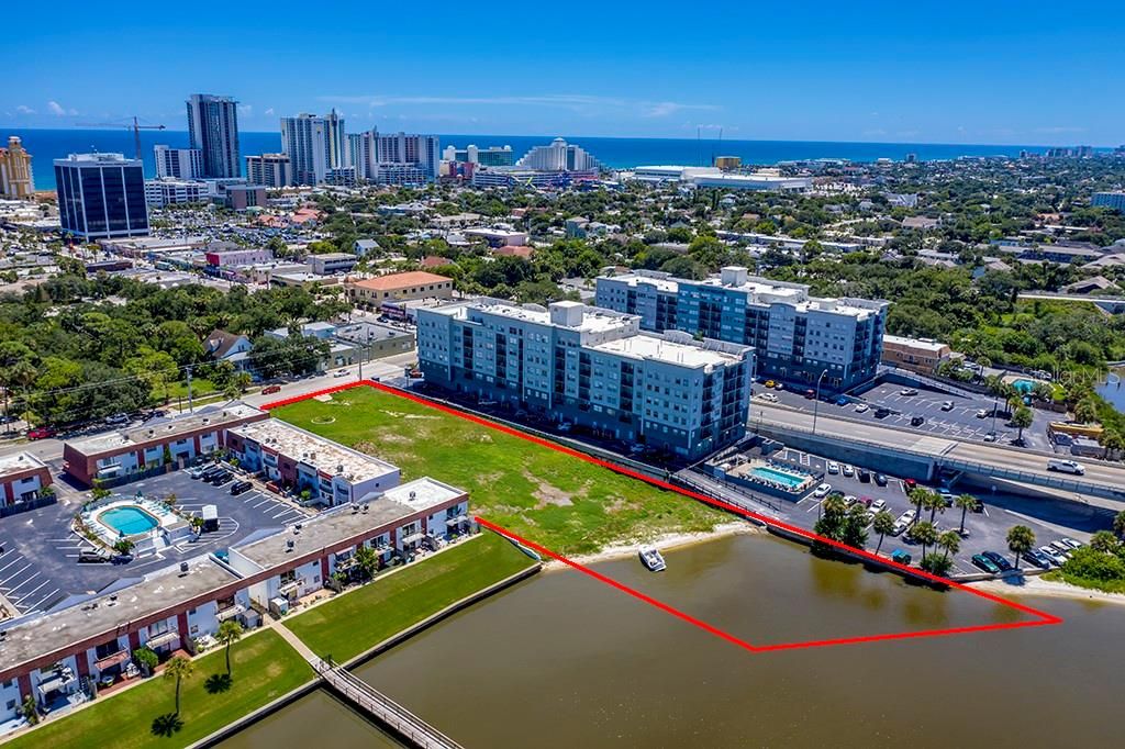 En Venta: $4,100,000 (1.20 acres)