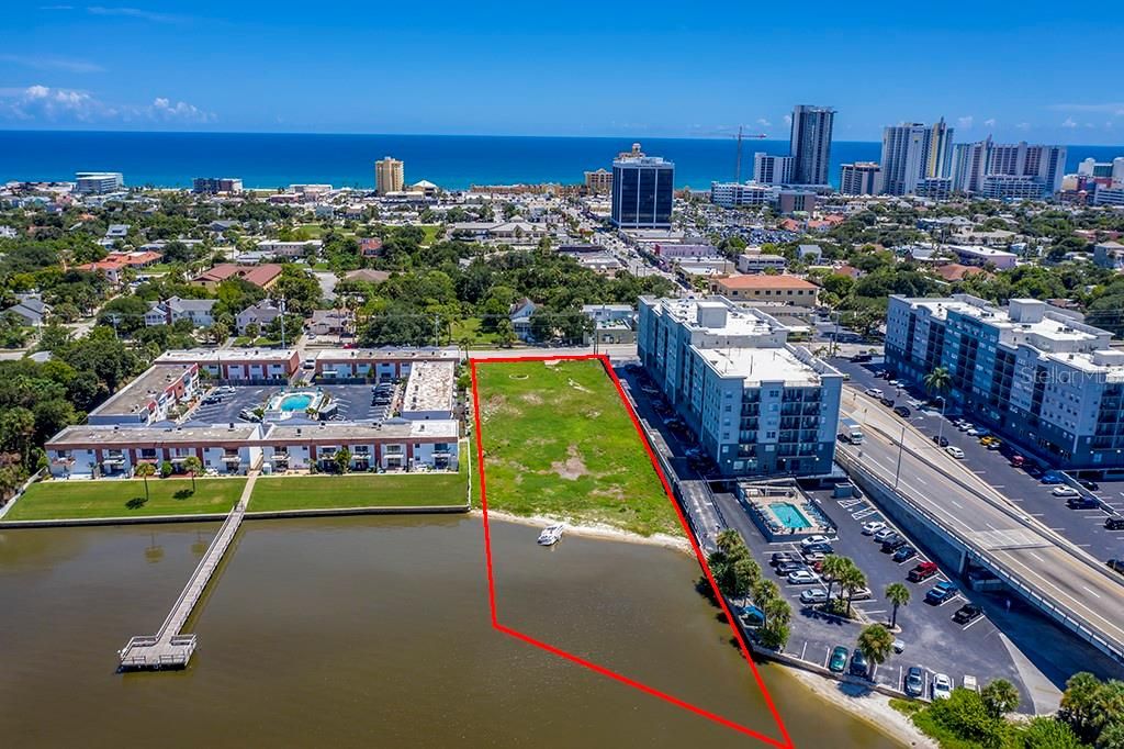 En Venta: $4,100,000 (1.20 acres)