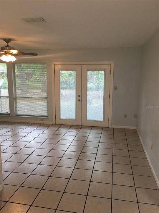 В аренду: $2,700 (4 спален, 2 ванн, 1464 Квадратных фут)