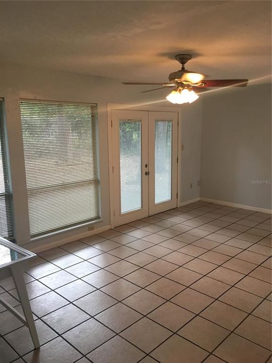 В аренду: $2,700 (4 спален, 2 ванн, 1464 Квадратных фут)