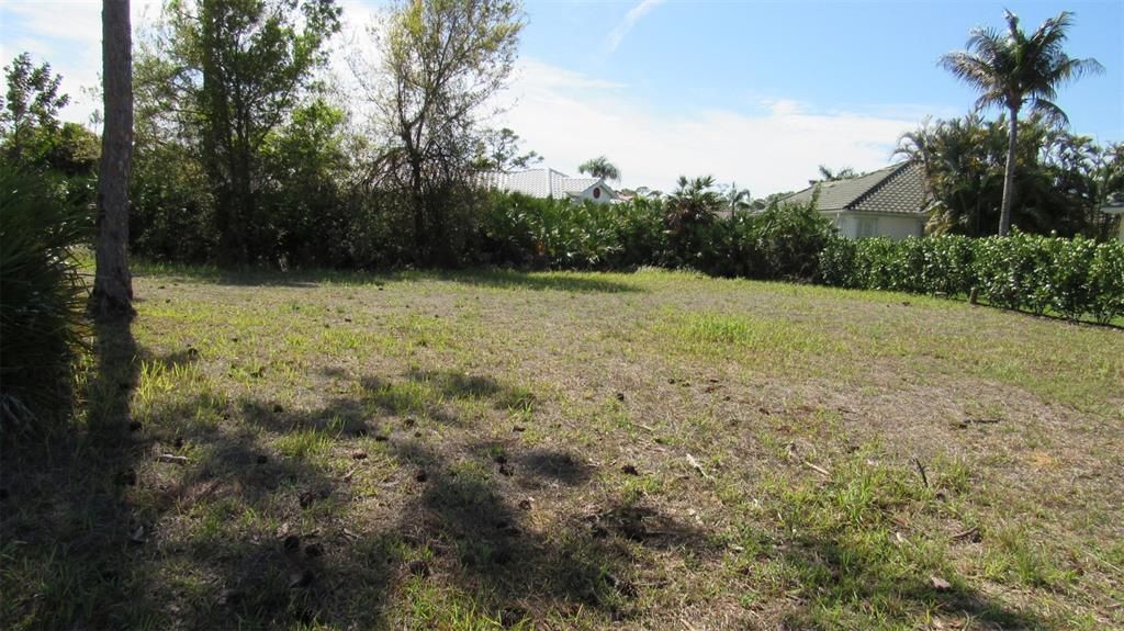 На продажу: $99,900 (0.10 acres)