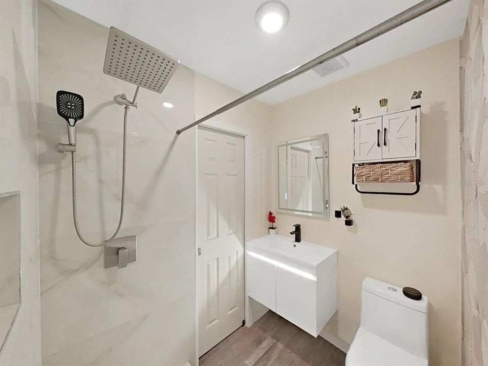 En Venta: $639,000 (4 camas, 2 baños, 1822 Pies cuadrados)