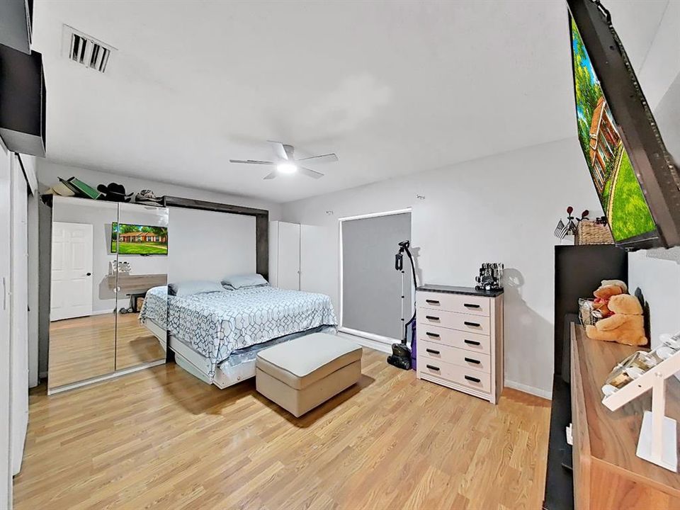 En Venta: $639,000 (4 camas, 2 baños, 1822 Pies cuadrados)