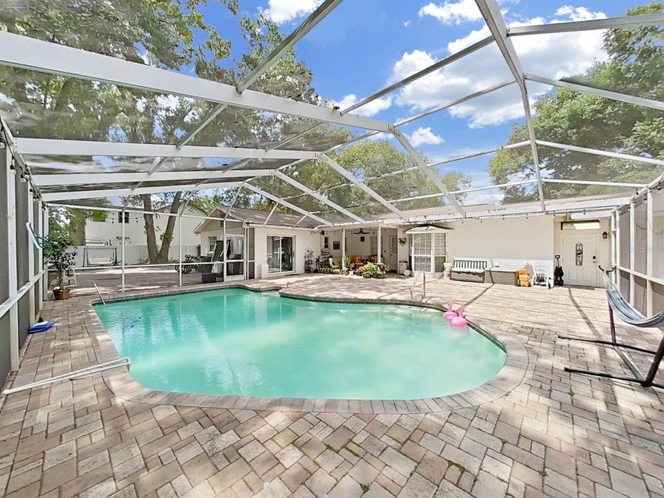 En Venta: $639,000 (4 camas, 2 baños, 1822 Pies cuadrados)