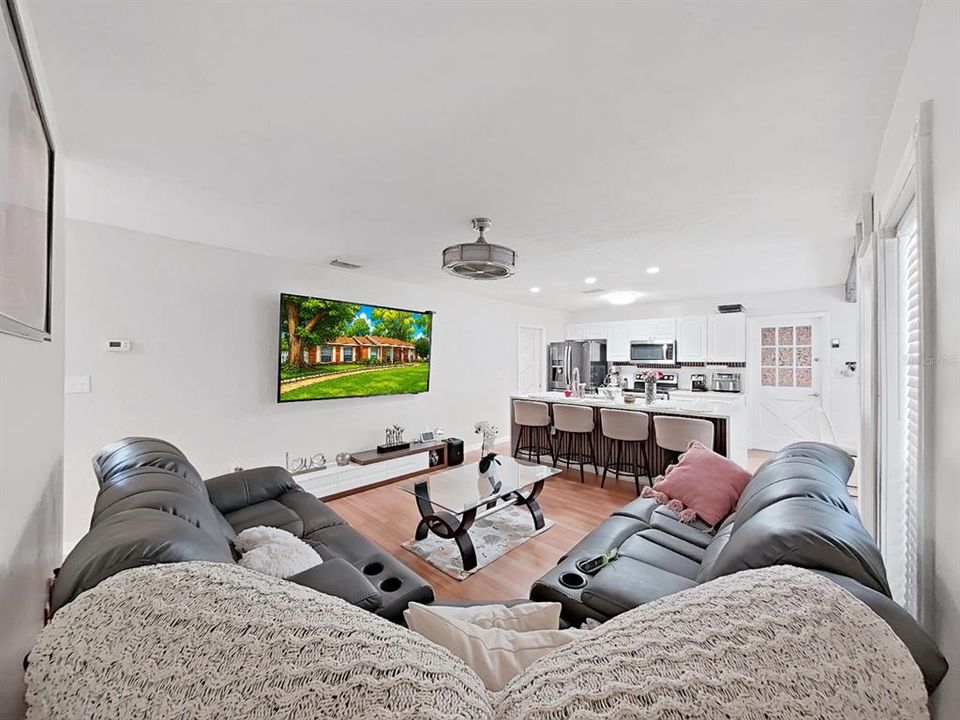 En Venta: $639,000 (4 camas, 2 baños, 1822 Pies cuadrados)