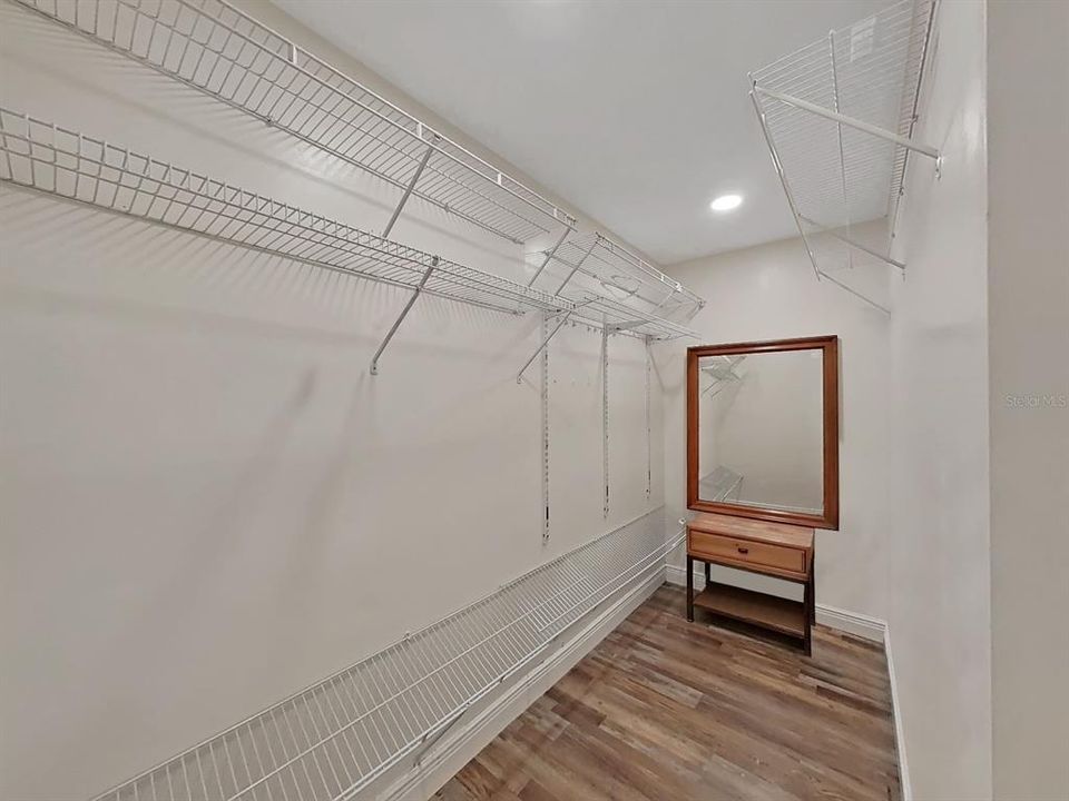 En Venta: $639,000 (4 camas, 2 baños, 1822 Pies cuadrados)